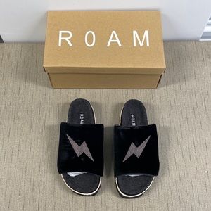 NEW Roam Women’s Size 38 Fashion Sandals Slippers Slides Black w/ Lightning Bolt